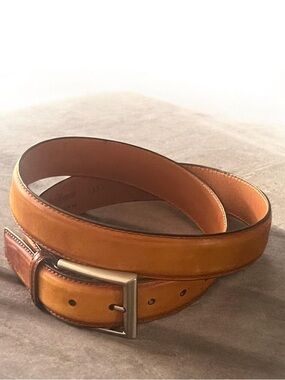 Saks Fifth Avenue MAGNANNI
Leather Burnish Belt sz 38